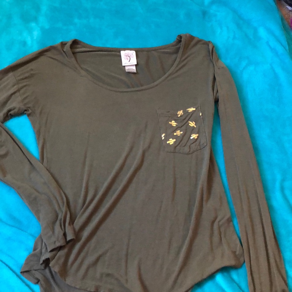 Green, thin long sleeve with cactus pocket